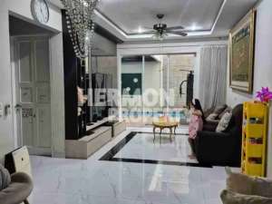 Rumah Cantik dengan Private Pool di legenda wisata Cibubur , tersedia melalui melalui situs Olx