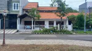 Rumah DBB, Strategis, Nyaman, Murah, Luas. lokasi di Darmo Baru Barat I No.37, tersedia melalui melalui situs Olx