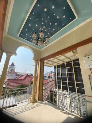 Rumah dekat Kampus 3 Lantai , tersedia melalui melalui situs Olx