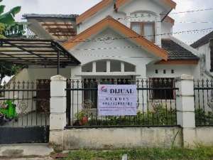 rumah di komplek Setiabudi regensi terawat turun harga dan masih nego , tersedia melalui melalui situs Olx