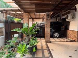 Rumah Dibawah Harga Appraisal Dekat MRT Lebak Bulus Posisi Hook , tersedia melalui melalui situs Olx