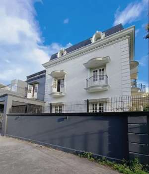 Rumah Dijual Arteri Pondok Indah. Komplek, Akses Lebar. Bebas Banjir. NEGO , tersedia melalui melalui situs Olx