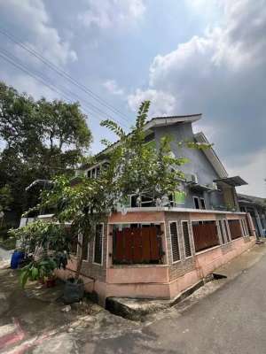 Rumah Dijual Dewi Sartika Barat lokasi di Jl. Dewi Sartika Barat IX No.07 Kel. Sukorejo, tersedia melalui melalui situs Olx