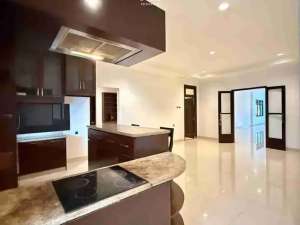 Rumah dijual di menteng , tersedia melalui melalui situs Olx