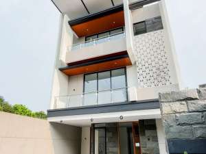 Rumah Dijual Kemang. UNIT BARU, Ada Private Pool. Komplek One Gate , tersedia melalui melalui situs Olx