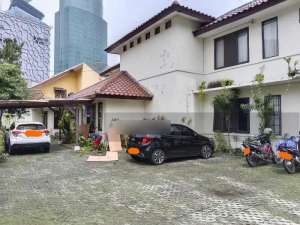 Rumah klasik Setia Budi Timur, lokasi strategis. , tersedia melalui melalui situs Olx