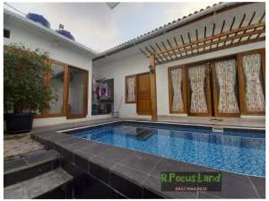 Rumah Kolam Renang Cluster dekat BSD serpong , tersedia melalui melalui situs Olx