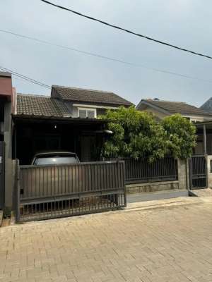 rumahlimo depok dalam komplek dekat tol Limo Andaraasri lokasi di cinere limo, tersedia melalui melalui situs Olx