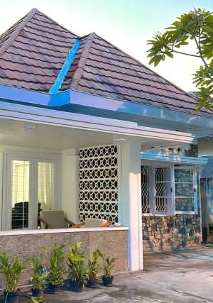 Rumah Luas Desain Kolonial di Tengah Kota Jogja lokasi di Wirogunan, tersedia melalui melalui situs Olx