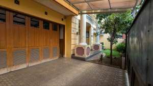 Rumah Mewah 3 Lantai Murah lokasi di Jl. Wadas Raya Ujung No. 3A, tersedia melalui melalui situs Olx