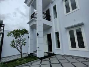 Rumah Mewah Putih di Duren Sawit Jakarta Timur , tersedia melalui melalui situs Olx