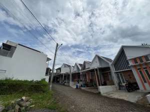 Rumah Modern samping bnr Lokasi StrategisAkses Mudah , tersedia melalui melalui situs Olx