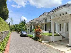 Rumah Murah Hadap Taman di Rancamaya Golf Estate Bogor , tersedia melalui melalui situs Olx