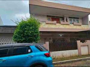 rumah murah luas 231 jalan bunga dekat dewandaru suhat dan kampus UB Brawijaya bagus direnov jadi kos kosan besar , tersedia melalui melalui situs Olx