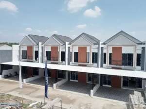 RUMAH PINGGIR JALAN RAYA DEKAT PINTU TOL, DI BAMBU APUS 15 MENIT LRT TAMAN MINI , tersedia melalui melalui situs Olx