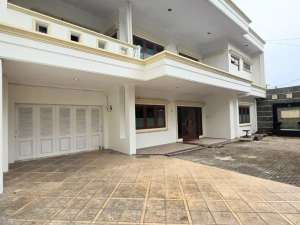 Rumah Tebet Dijual. bangunan terawat, Akses 2 Mobil. NEGO , tersedia melalui melalui situs Olx