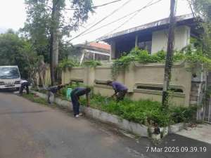 rumah tua Ancol , tersedia melalui melalui situs Olx