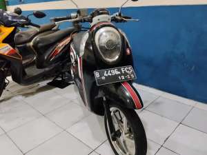 Jual bekas termurah honda scoopy 2015 surat lengkap,lokasi di Cinere