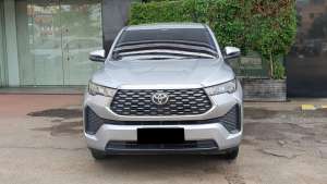 Jual bekas Toyota Kijang Innova zenix G 2024 silver matic bensin,lokasi di Jakarta DKI