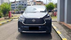 Jual bekas Toyota Kijang Innova Zenix v Hybrid 2023 hitam km 28 ribuan,lokasi di Jakarta DKI