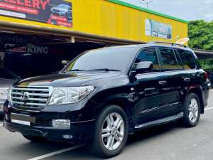 Jual bekas Toyota Land Cruiser 4.6 Automatic 2010 SUV,lokasi di Jawa Barat