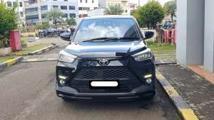 Jual bekas Toyota Raize 1.0T GR Sport CVT TSS One Tone 2022 hitam matic,lokasi di Jakarta DKI