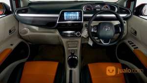 Jual bekas Toyota Sienta V AT 2017 Orange,lokasi di Kota Bekasi