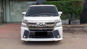 Jual bekas Toyota Vellfire ZG 2015 putih sunroof pilotseat,lokasi di Jakarta DKI