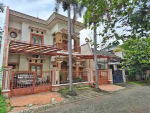 Turun Harga Rumah Murah 2 Lantai di Perumahan Araya Golf Luas 240 m2 , tersedia melalui melalui situs Olx