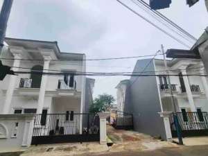 1 UNIT TERAKHIRDijual Rumah Classic Modern Siap Huni Cibubur, Ciracas Jakarta Timur lokasi di Jakarta Timur, tersedia melalui melalui situs Olx
