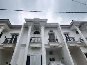 1 UNIT TERAKHIRRumah Classic Modern Siap Huni Cibubur Ciracas Jakarta Timur lokasi di Jakarta Timur, tersedia melalui melalui situs Olx