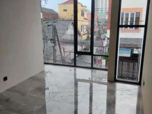100 meter dari raya merrDijual rumah 2 lantai minimalis modern sukolilo lokasi di Surabaya Kota, tersedia melalui melalui situs Olx