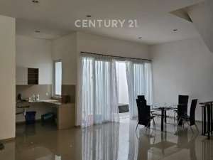 135-DISEWA RUMAH DI BUDISARI FULL FURNISH . RMH MODERN MINIMALIS lokasi di Bandung Kota, tersedia melalui melalui situs Olx