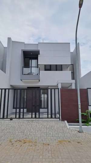 1834. Dijual Rumah Gayung Kebonsari Besar lokasi di Surabaya Kota, tersedia melalui melalui situs Olx