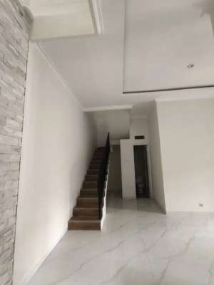 1881. Dijual Rumah Ketintang Madya Kencana lokasi di Surabaya Kota, tersedia melalui melalui situs Olx