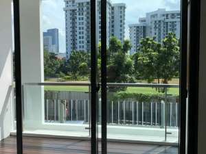 2 BR Apartement The Rosebay Graha Family, Surabaya lokasi di Surabaya Kota, tersedia melalui melalui situs Olx