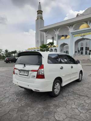 Jual bekas 2014 Innova Luxury G Captain Seat AT bensin,lokasi di Medan Kota