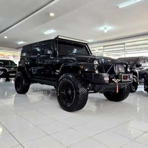 Jual bekas 2015 DP80jt Jeep Wrangler JK Sahara up Rubicon 4x4 at 2015 NIK 2014,lokasi di Denpasar Kota