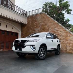 Jual bekas 2016 Toyota Fortuner 2.4 G Diesel 4X2 AT,lokasi di Palembang Kota
