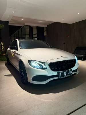 Jual bekas 2018 Mercedes Benz E300 CBU,lokasi di Makassar Kota