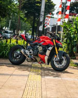Jual bekas 2022 Ducati Streetfighter V4S,lokasi di Jakarta Barat