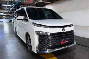 Jual bekas 2022 Toyota Voxy 2.0 FACELIFT TSS tdp 39jt,lokasi di Jakarta