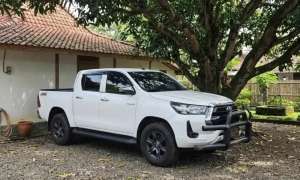 Jual bekas 2023 TOYOTA HILUX 2.4 G DC MT,lokasi di Bontang Kota