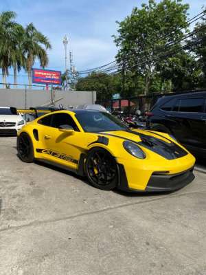 Jual bekas 2024 Porsche 911 GT3 RS 992.1 Weissach Package Racing Yellow,lokasi di Jakarta Utara