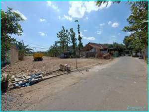 600 Juta Nego, Tepi Jalan Aspal Jejeran, Pleret Bantul lokasi di Bantul Kab., tersedia melalui melalui situs Olx