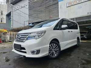 Jual bekas 66 rb km Nissan Serena 2.0 Highway Star 2018 nik 2017 putih C26 HWS,lokasi di Jakarta Timur