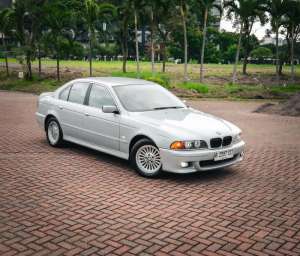 Jual bekas 78rb Km OriDouble GlassBMW E392003520i,lokasi di Surabaya Kota