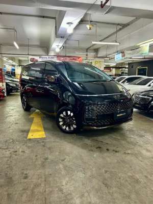 Jual bekas 9 seater Hyundai Staria 2.2 Signature Diesel AT2022 Like New,lokasi di Bekasi Kota