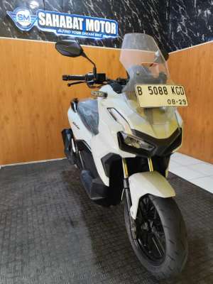 Jual bekas ADV 160 CBS TH 2024 SIAP PAKAI,lokasi di  ,Depok Kota