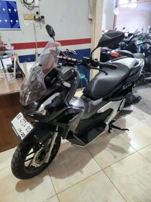 Jual bekas Adv 160 hitam 2024 low km gbm,lokasi di Bantul Kab.